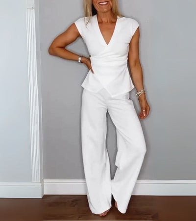 Claudia | Two-piece suit with a modern cut