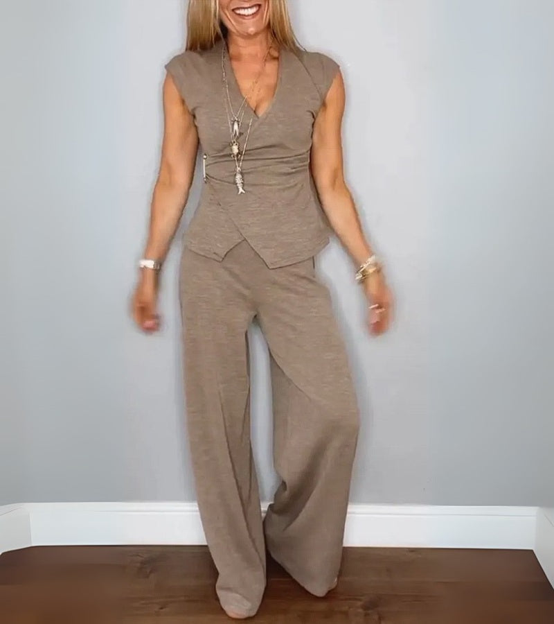 Claudia | Two-piece suit with a modern cut