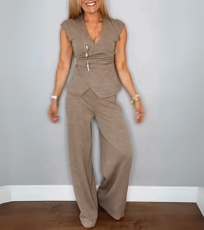 Claudia | Two-piece suit with a modern cut