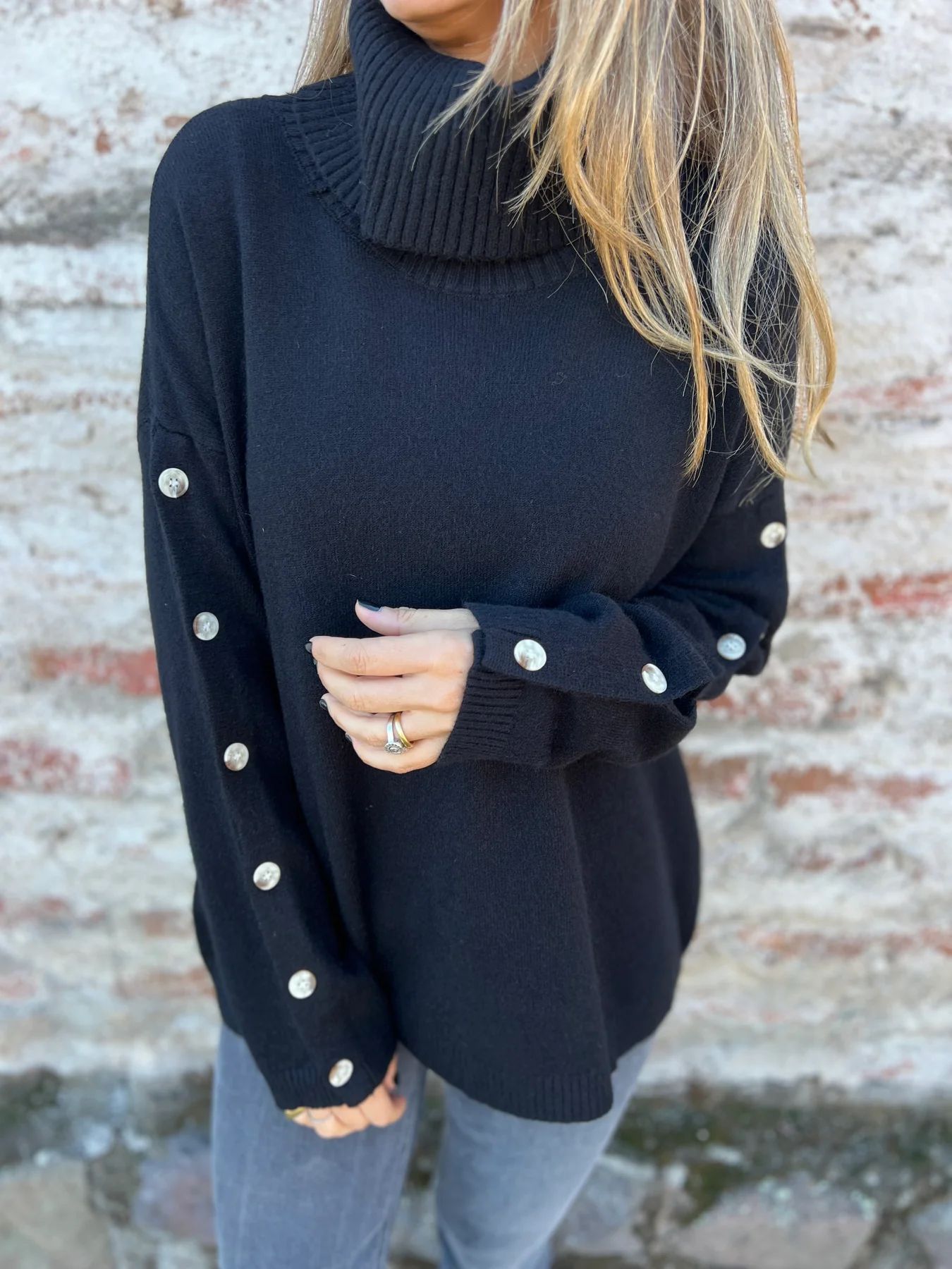 Thelma - Turtleneck Button Sweater