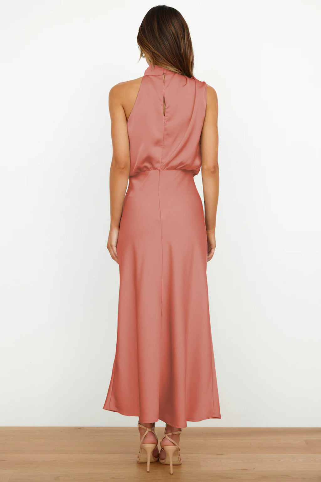 Lydia | Long dress with halter neck