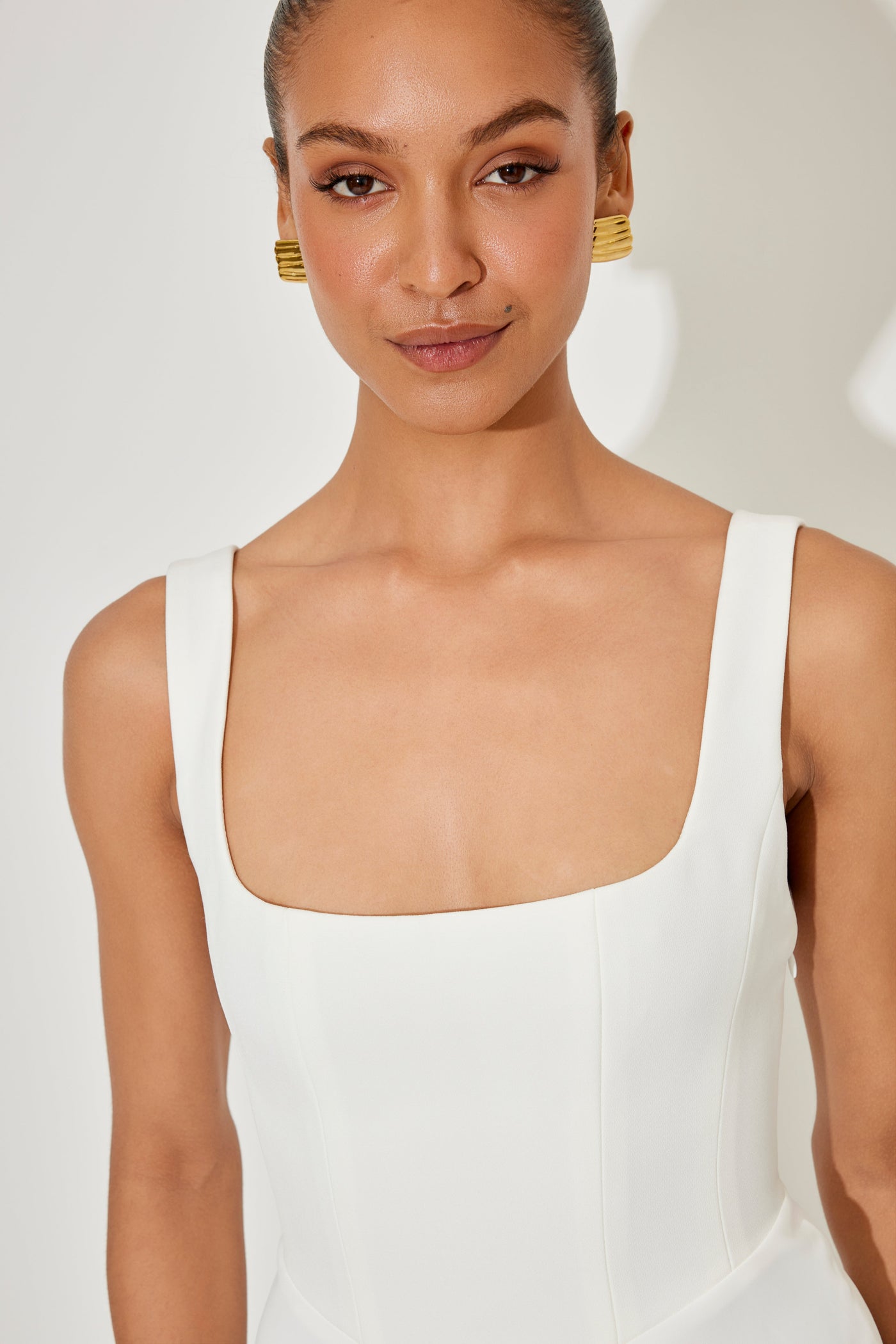 Amelia - Timeless Flowy Midi Dress