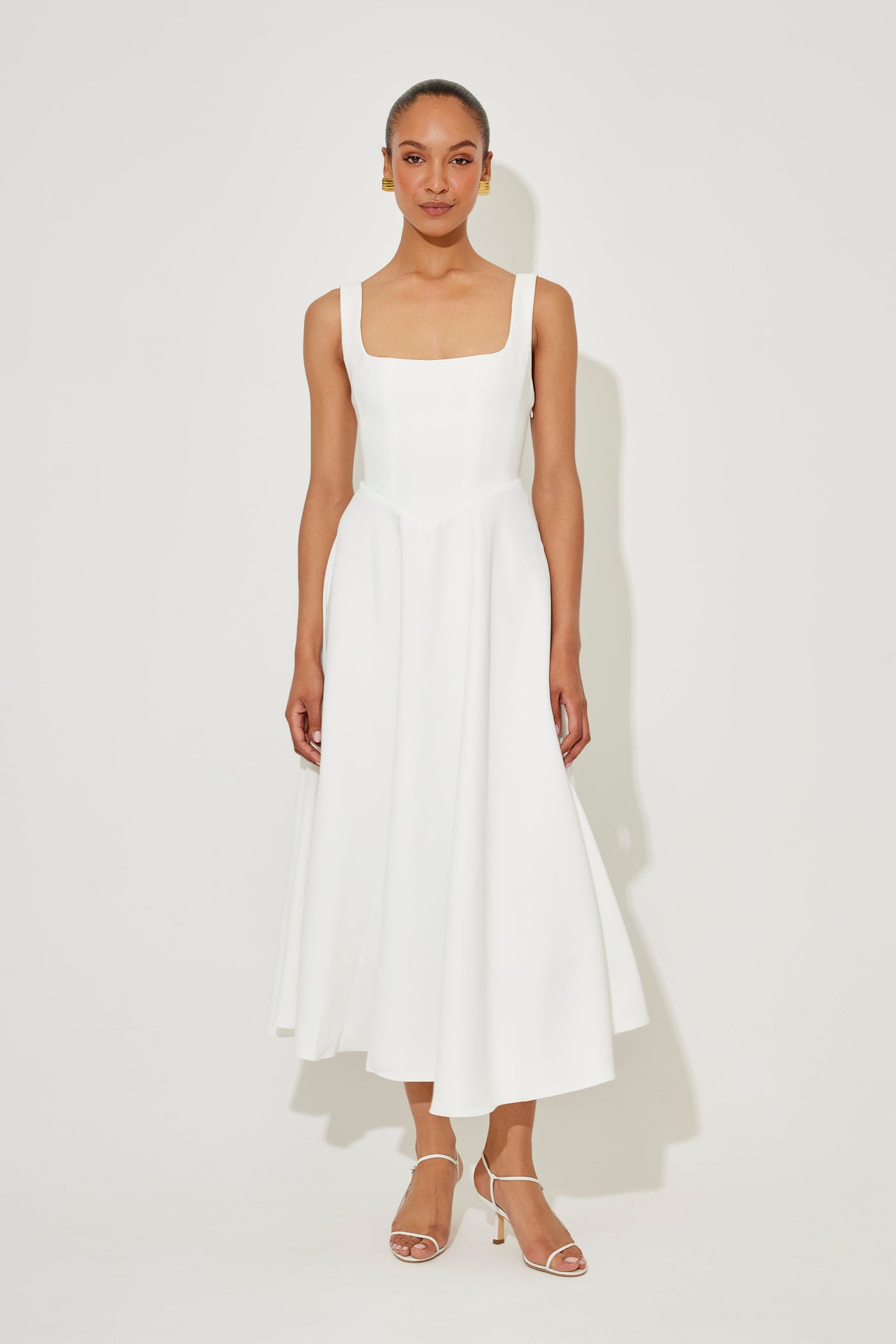 Amelia - Timeless Flowy Midi Dress