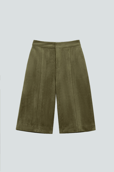 WHITE | Suede-style shorts