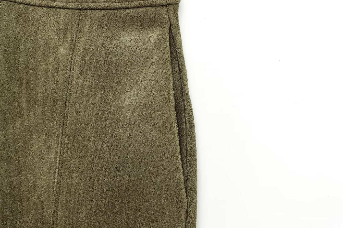 WHITE | Suede-style shorts