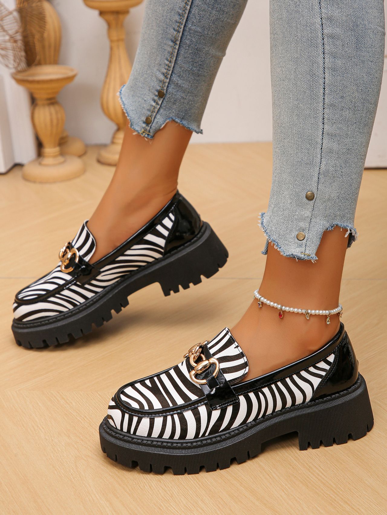 Sandra - Elegant Retro Loafers