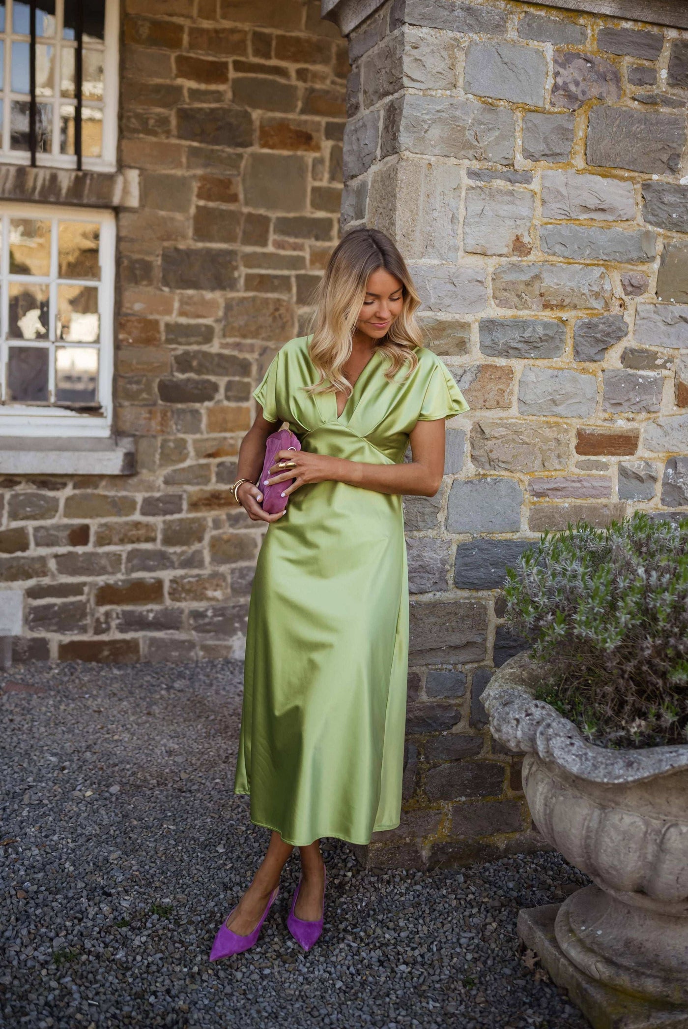 Eleonore™ | The satin dress with a V-neck