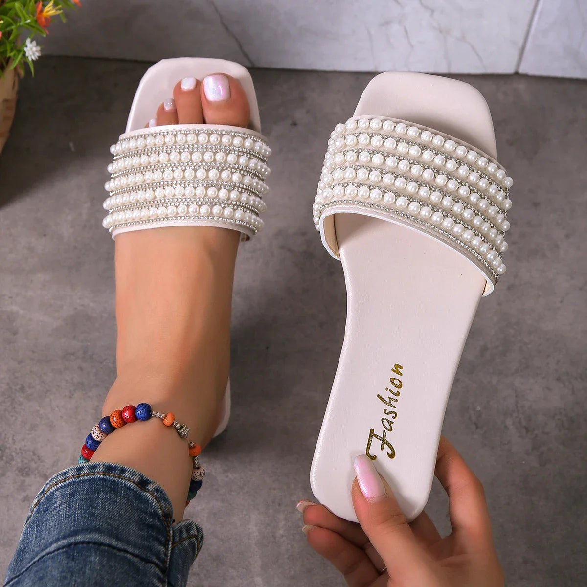Dina | Fashionable Flat Slippers