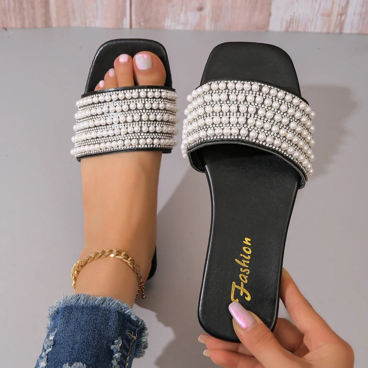 Dina | Fashionable Flat Slippers