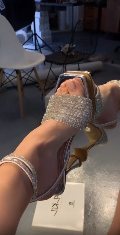 Lynette | heeled sandals with square toe and elastic strap with rhinestones