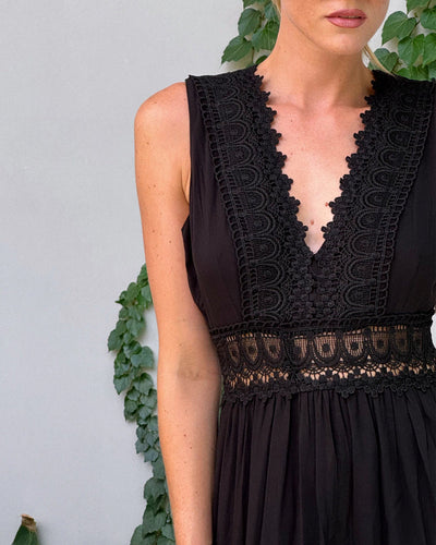 Ninfea - Sleeveless Boho Midi Dress with Lace Details